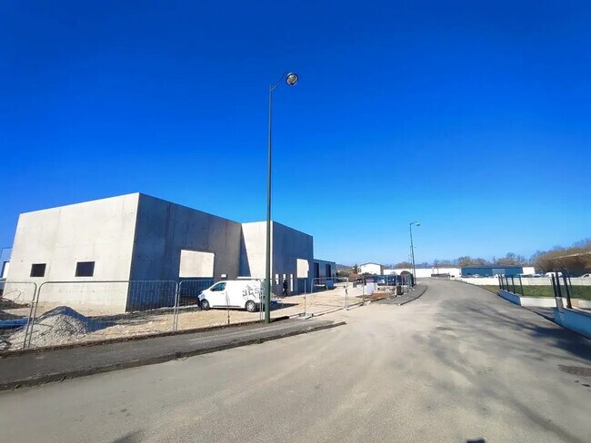 Location Local d'activités 224 m²