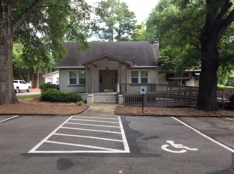 4801 Old Poole Rd, Raleigh, NC 27610