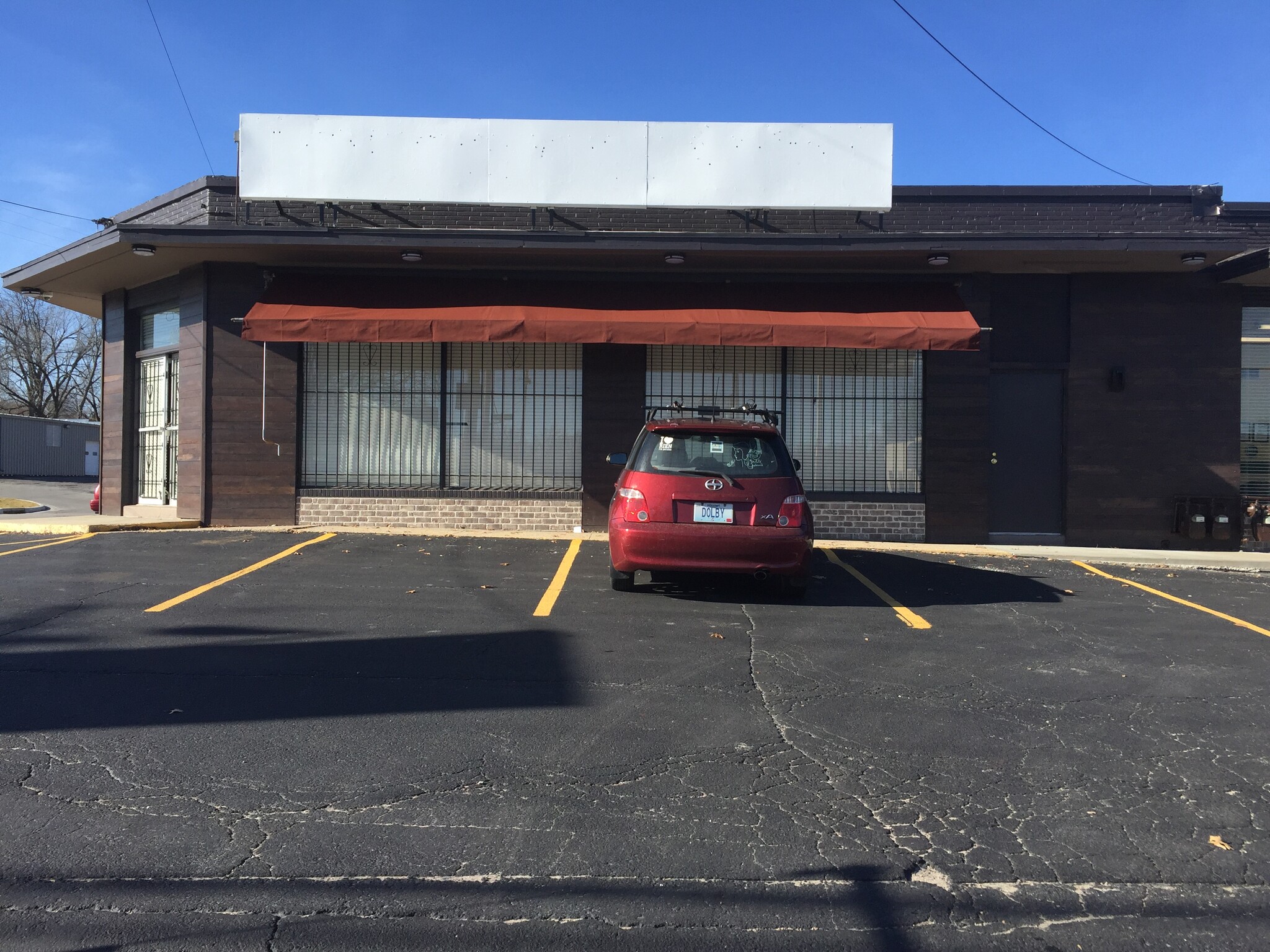 8306 Wornall Rd, Kansas City, MO for lease Building Photo- Image 1 of 3