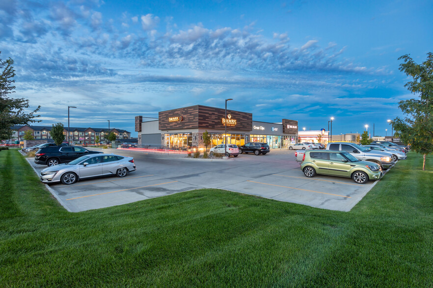 761 E Hickman Rd, Waukee, IA for lease - Building Photo - Image 3 of 10