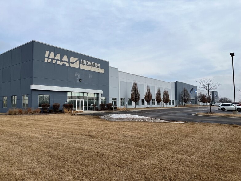 4600 Interstate Blvd, Loves Park, IL for lease - Building Photo - Image 1 of 1