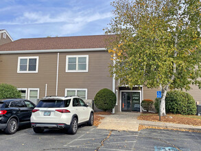 45 Stiles Rd, Salem, NH for lease Building Photo- Image 1 of 7