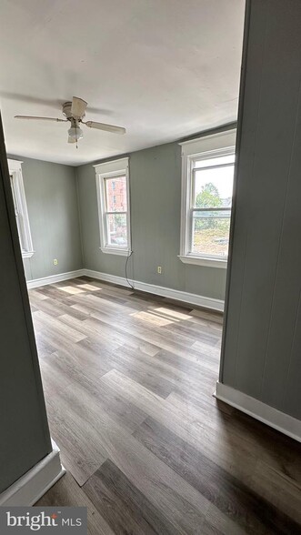 456 S Broadway, Gloucester City, NJ for sale - Interior Photo - Image 2 of 23