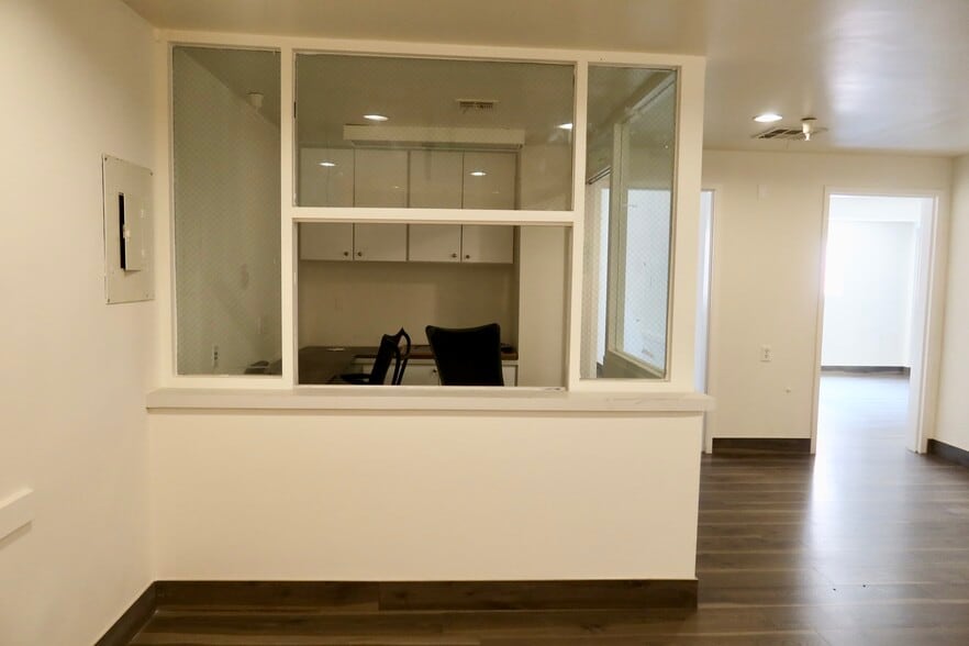 5862 Avalon Blvd, Los Angeles, CA for lease - Building Photo - Image 3 of 17