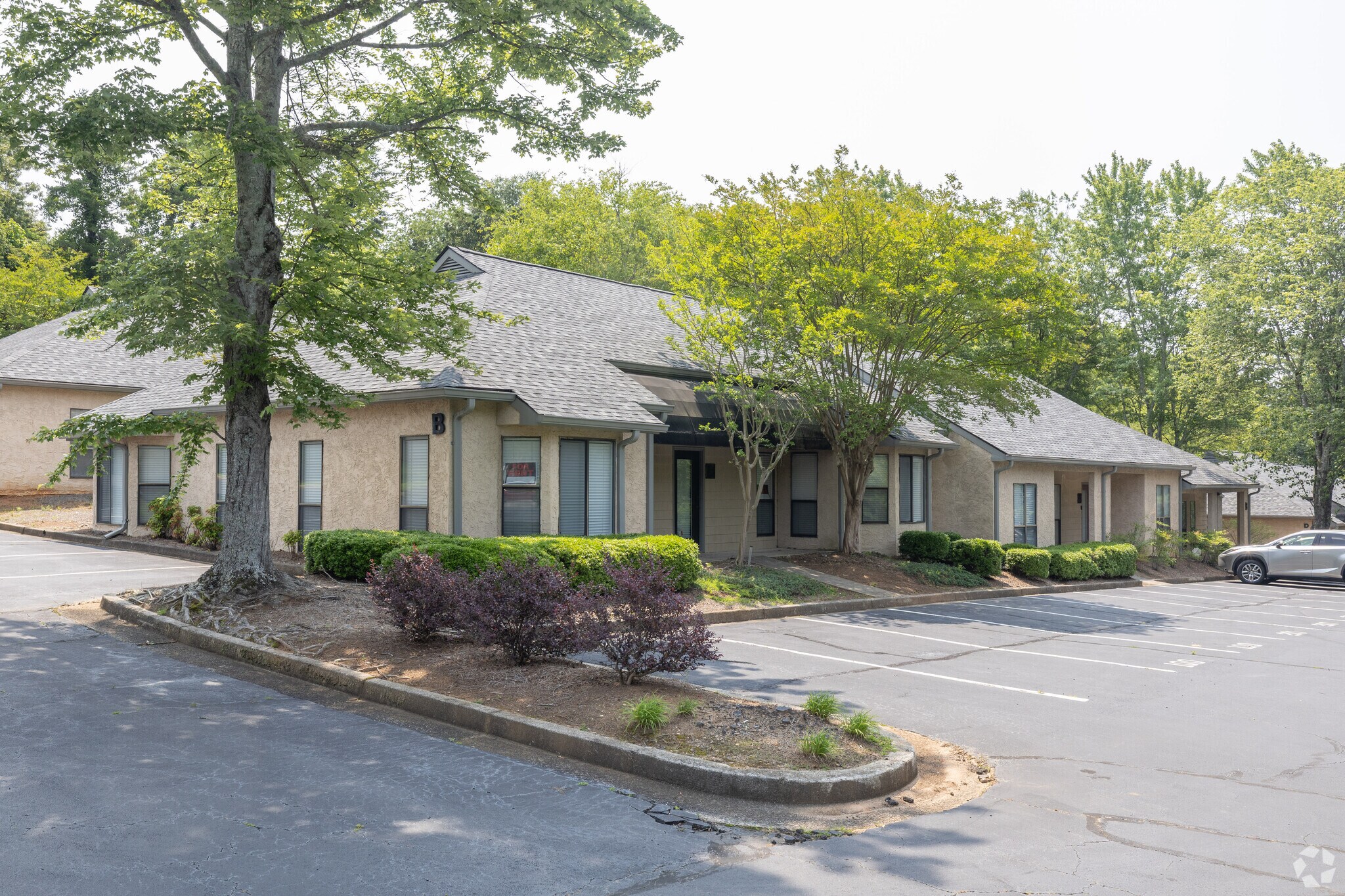 875 Old Roswell Rd, Roswell, GA for sale Primary Photo- Image 1 of 1