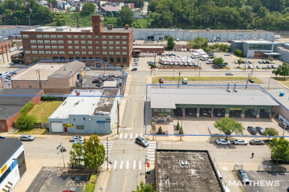 CITY COLLISION PORTFOLIO portfolio of 2 properties for sale on LoopNet.com Building Photo- Image 1 of 6