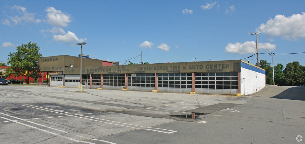 690 W Sunrise Hwy, Valley Stream, NY for sale - Primary Photo - Image 1 of 1