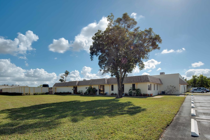 11950 NW 39th St, Coral Springs, FL for lease - Building Photo - Image 1 of 4