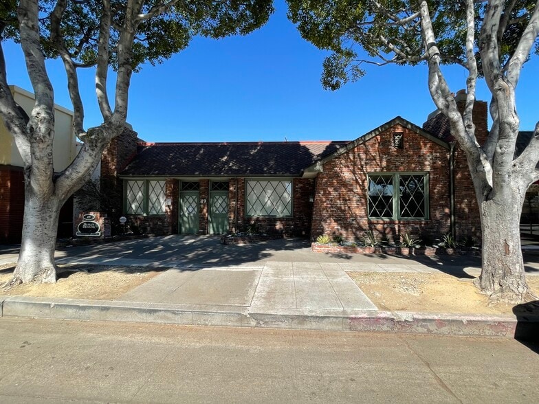 49-53 E Foothill Blvd, Arcadia, CA for lease - Building Photo - Image 3 of 10