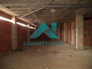 Retail in Cáceres, Cáceres for lease Interior Photo- Image 2 of 7