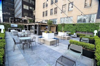 369 Lexington Ave, New York, NY for lease Building Photo- Image 2 of 6