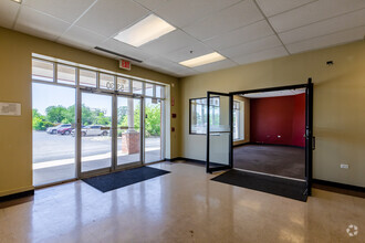 5320-5340 Grand Ave, Gurnee, IL for lease Interior Photo- Image 1 of 7