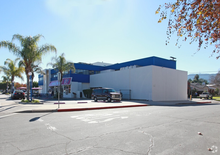 1201 S Victory Blvd, Burbank, CA for lease - Building Photo - Image 3 of 9