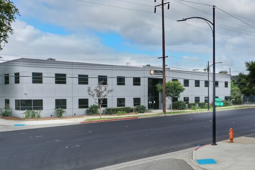 1111 S Victory Blvd, Burbank, CA for lease - Building Photo - Image 1 of 14