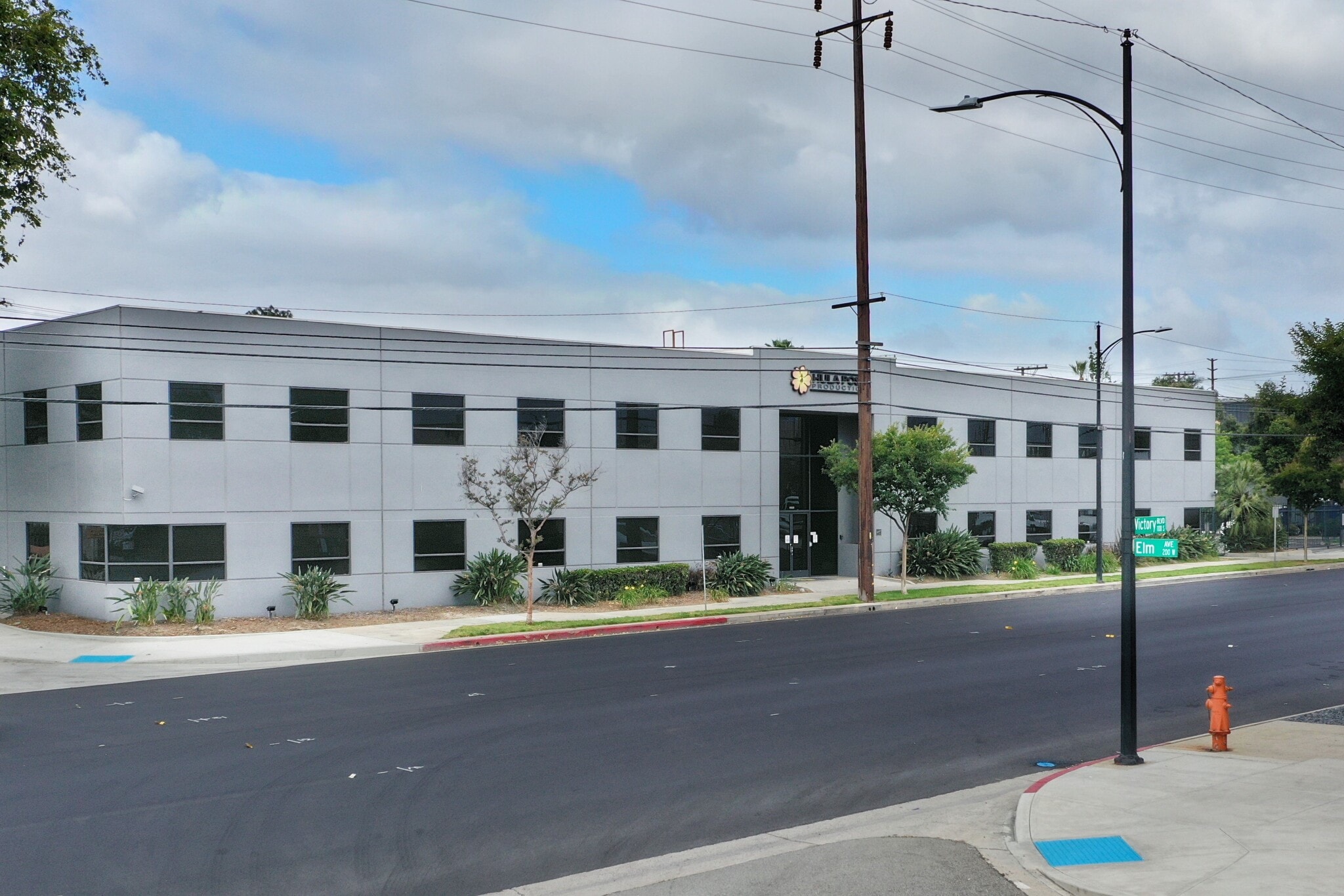 1111 S Victory Blvd, Burbank, CA for lease Building Photo- Image 1 of 15