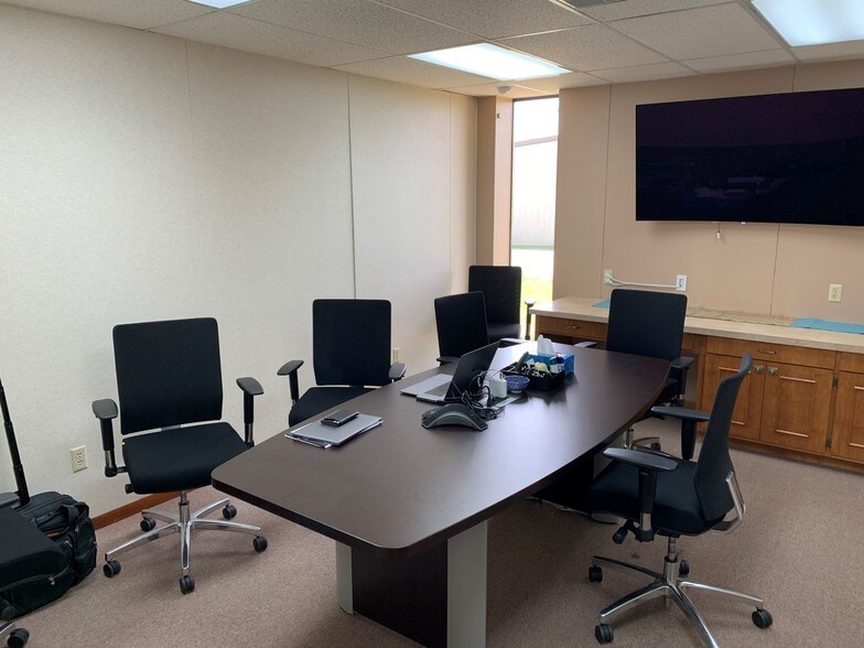 2200 NW Stallings Dr, Nacogdoches, TX for lease - Building Photo - Image 2 of 8