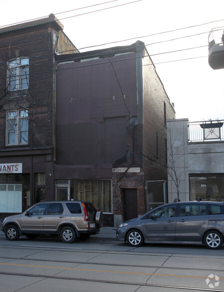 897 Queen St W, Toronto, ON for sale - Primary Photo - Image 1 of 1