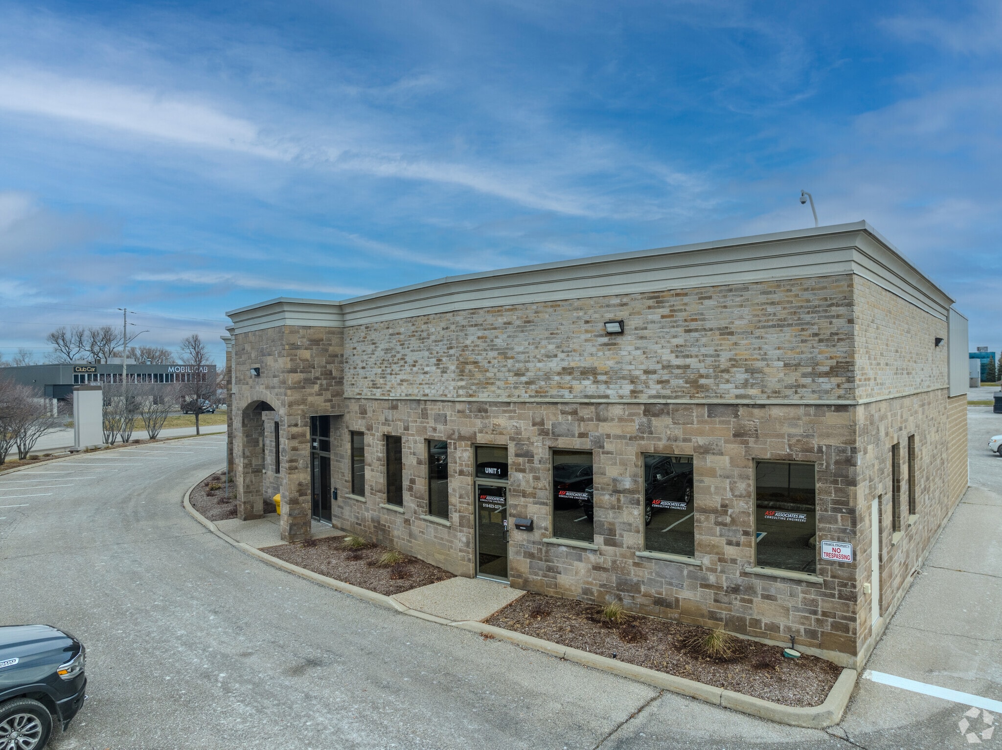 250 Thompson Dr, Cambridge, ON for sale Primary Photo- Image 1 of 1