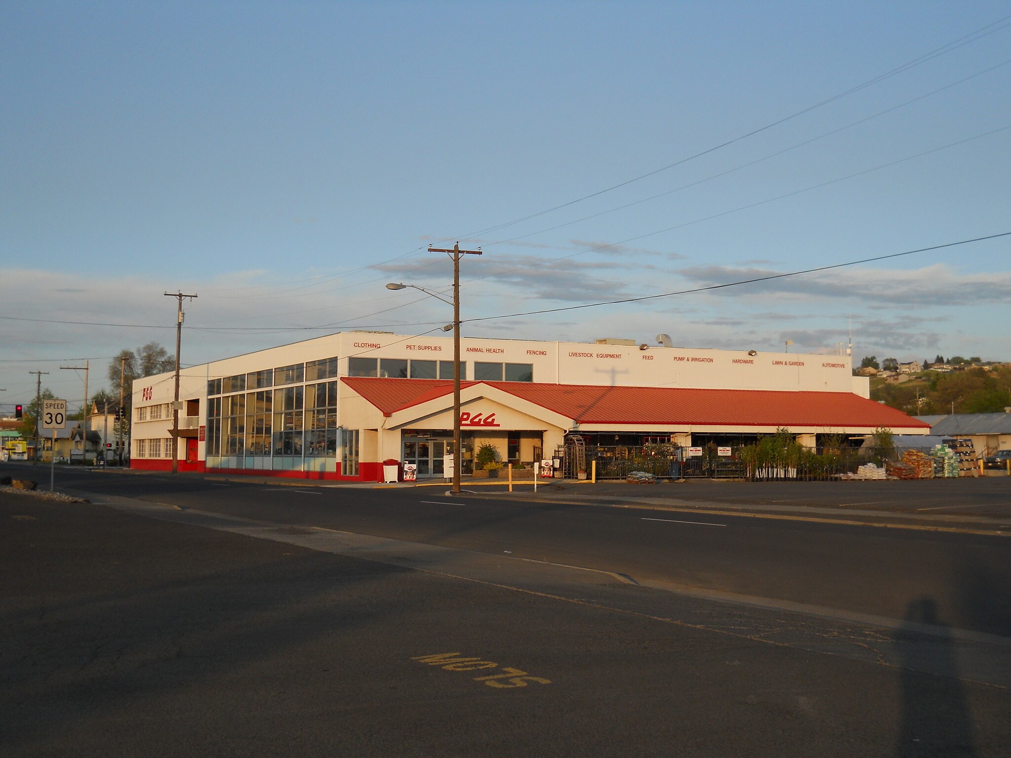 Industrial in Pendleton, OR for sale Primary Photo- Image 1 of 1