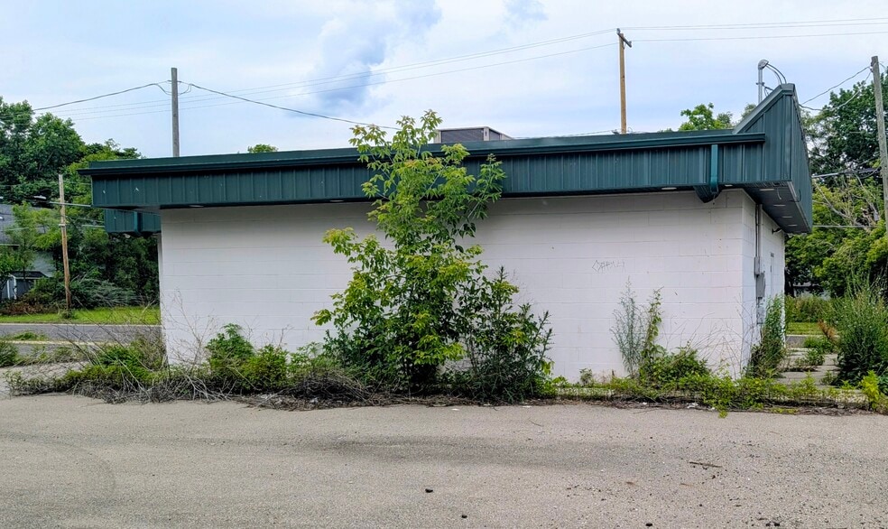 2610 Davison Rd, Flint, MI for sale - Building Photo - Image 3 of 13