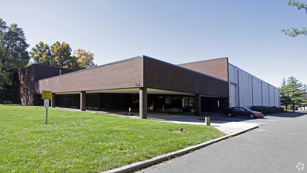 120 Clyde Rd, Somerset, NJ 08873