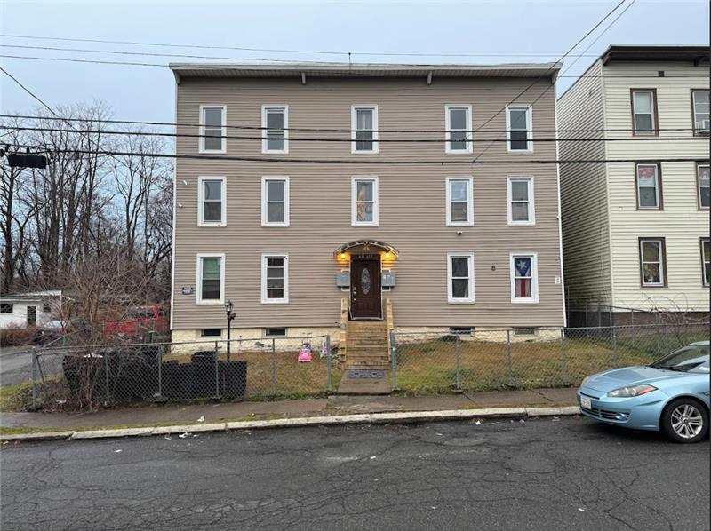 651 Lansing St  
