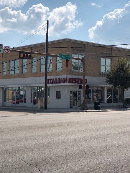 101 W Main St, Grand Prairie, TX for sale - Building Photo - Image 1 of 1