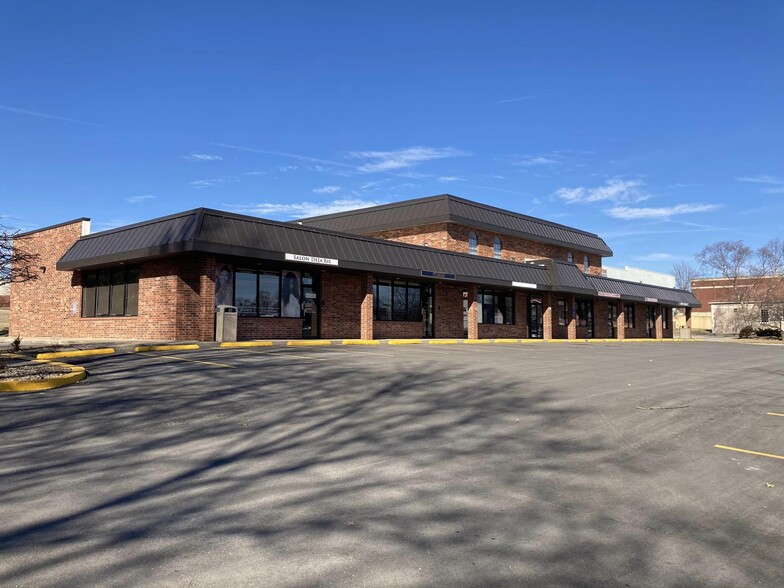 2400 S Lee's Summit Rd, Independence, MO for lease - Building Photo - Image 1 of 18