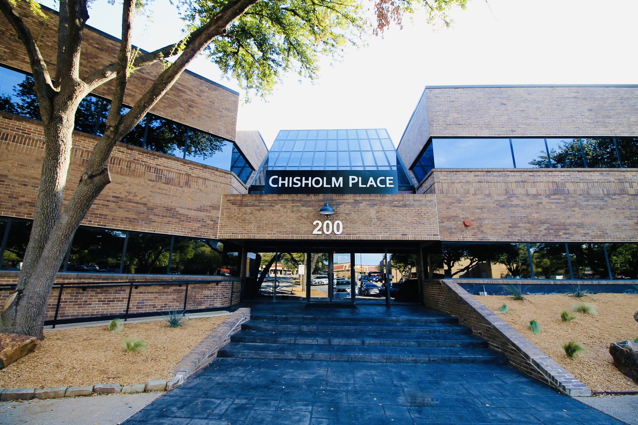 200 Chisholm Pl, Plano, TX for lease Building Photo- Image 1 of 10