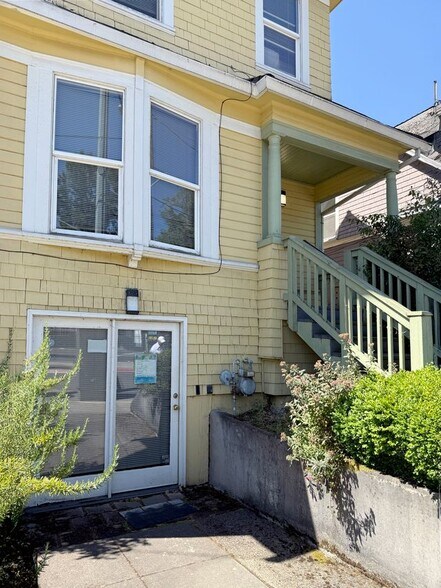 736 NE Couch St, Portland, OR for sale - Building Photo - Image 2 of 10