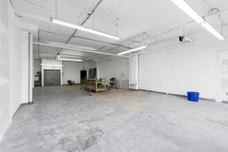 5333-5335 Av Casgrain, Montréal, QC for lease Interior Photo- Image 1 of 5