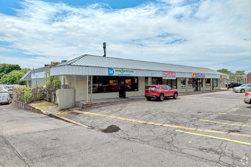 1945 E Ridge Rd, Rochester, NY for lease - Building Photo - Image 3 of 8