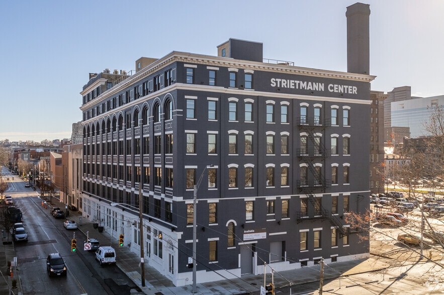 221-235 W 12th St, Cincinnati, OH for lease - Primary Photo - Image 1 of 5