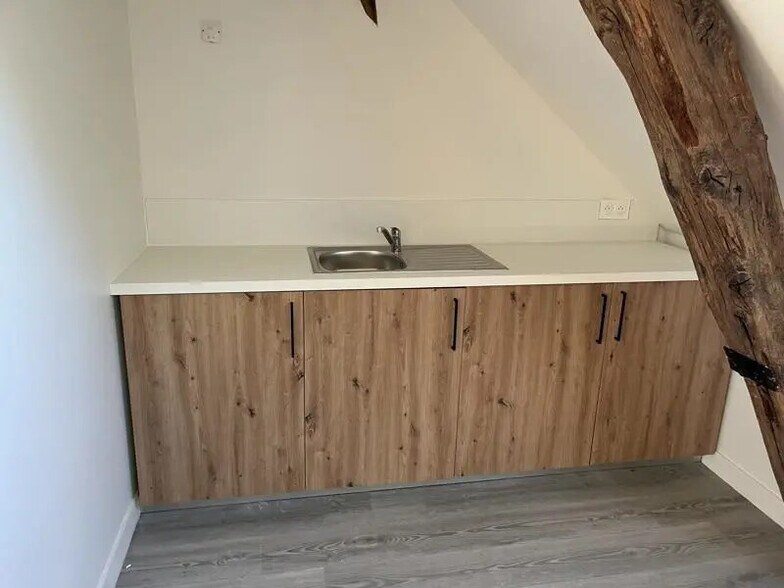 Retail in Joué-lès-Tours for lease - Interior Photo - Image 3 of 3