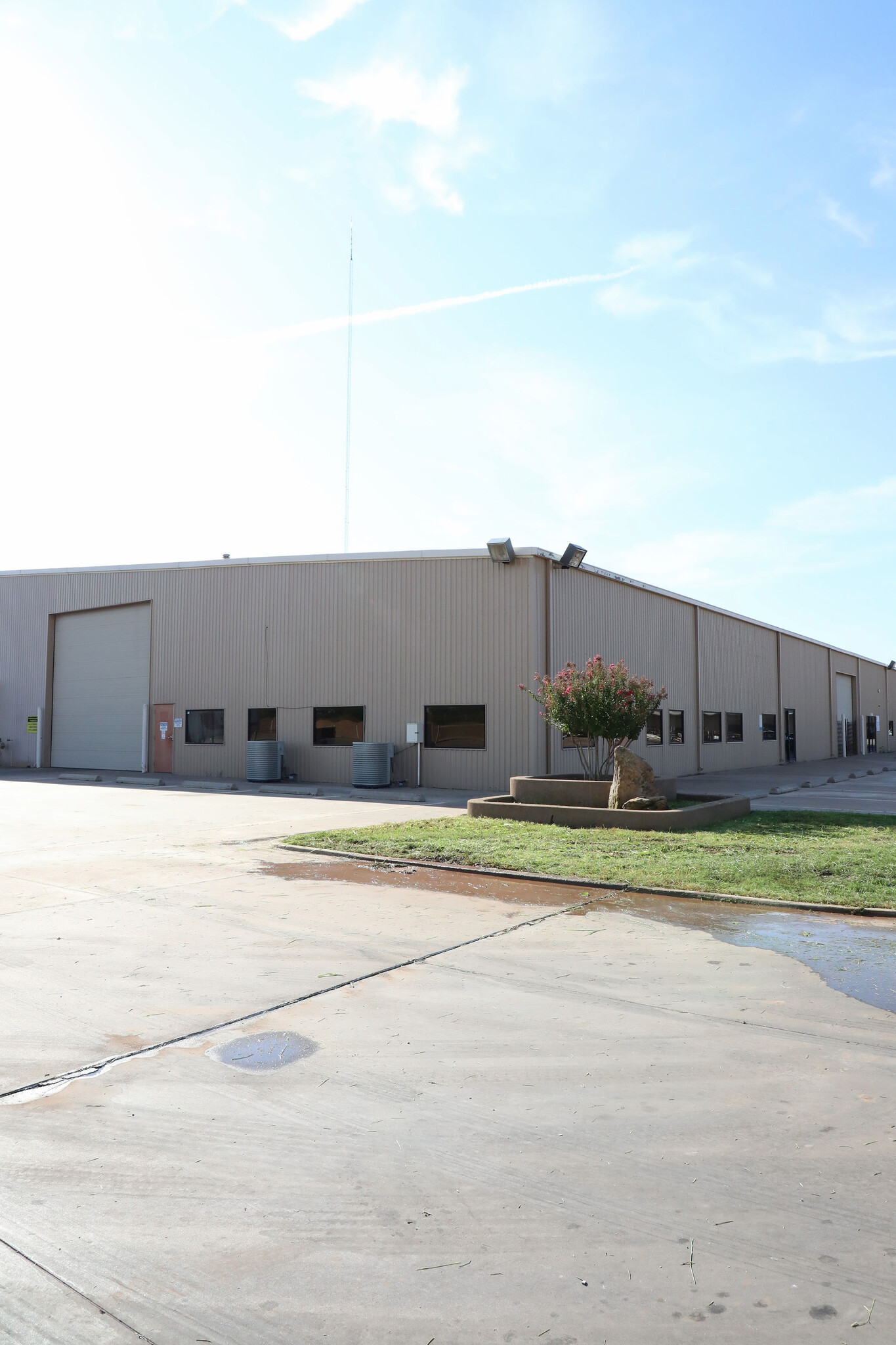 1911 Sheppard Access Rd, Wichita Falls, TX for lease Building Photo- Image 1 of 20