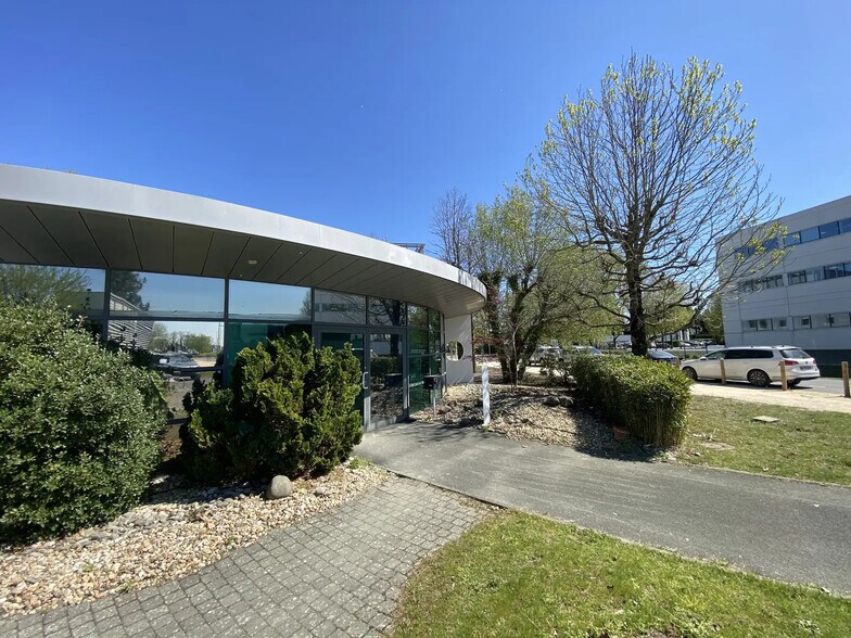 Office in Mérignac for lease - Building Photo - Image 2 of 51
