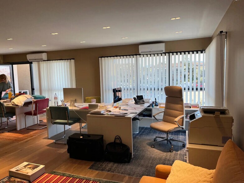 Office in Puget-sur-Argens for lease - Interior Photo - Image 2 of 5