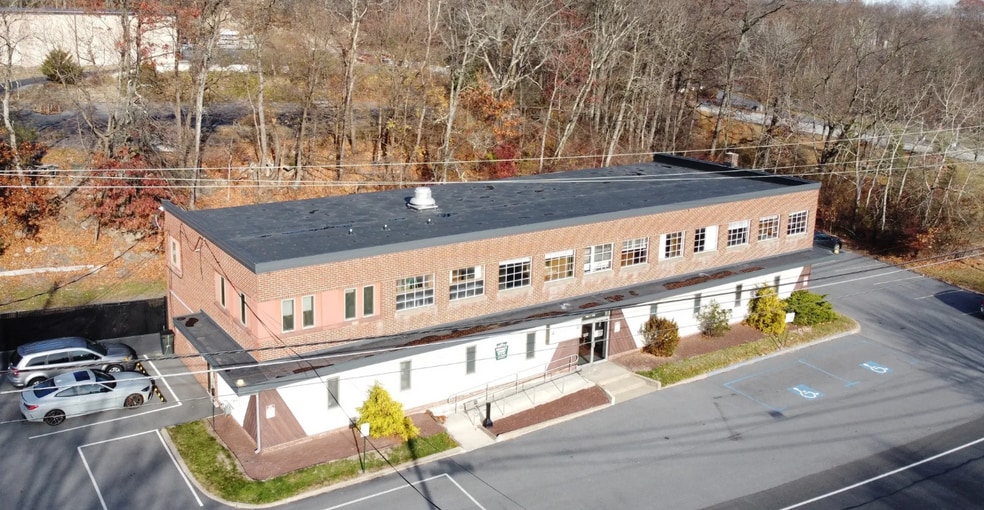 269 Blue Valley Dr, Bangor, PA for sale - Primary Photo - Image 1 of 2