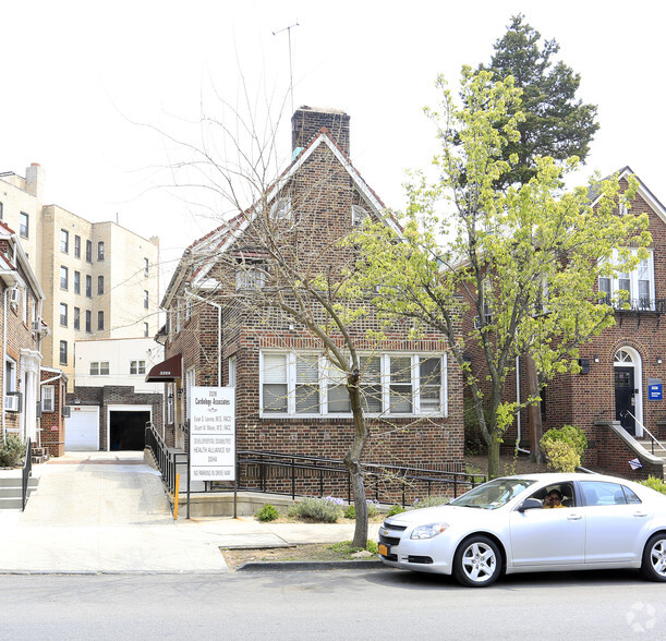 3328 Bainbridge Ave, Bronx, NY for sale - Primary Photo - Image 1 of 1