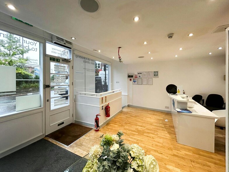 22-24 Muswell Hill Broa, London for lease - Building Photo - Image 3 of 14