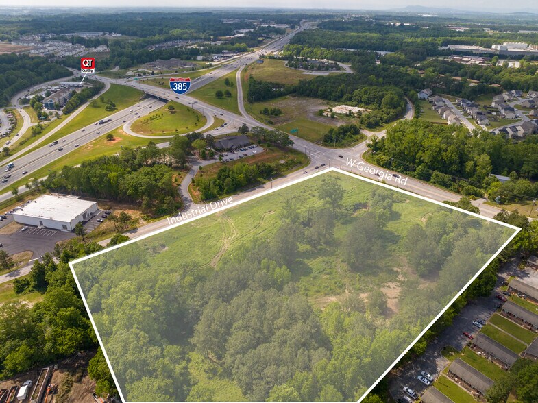 409 W Rd, Simpsonville, SC 29681