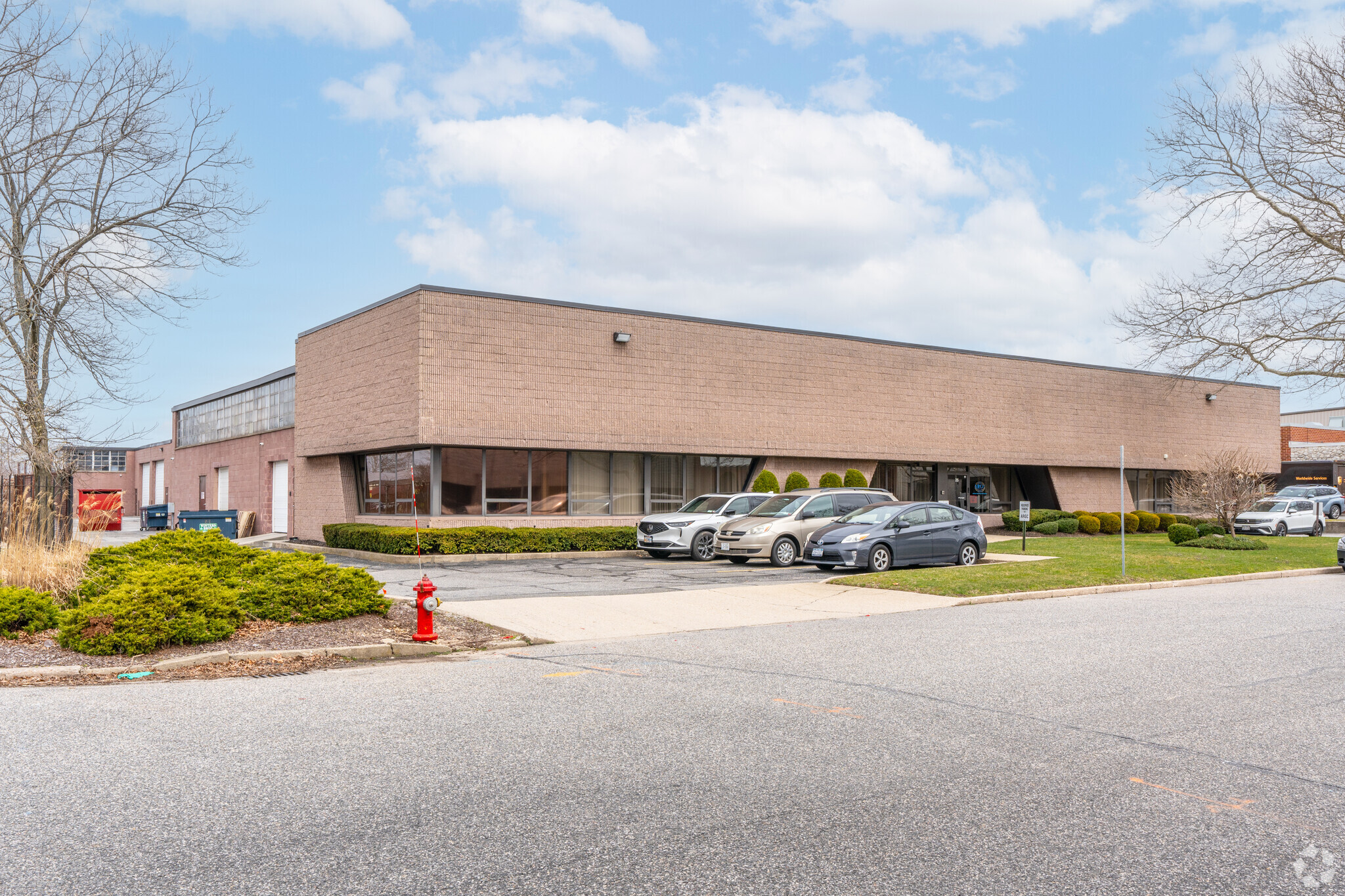 25-33 Dubon Ct, Farmingdale, NY for lease Primary Photo- Image 1 of 5