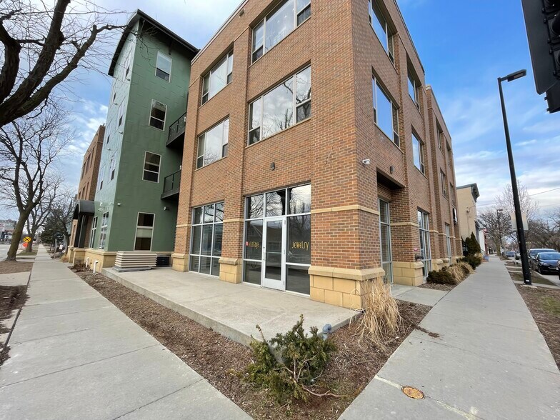 902 Williamson St, Madison, WI 53703