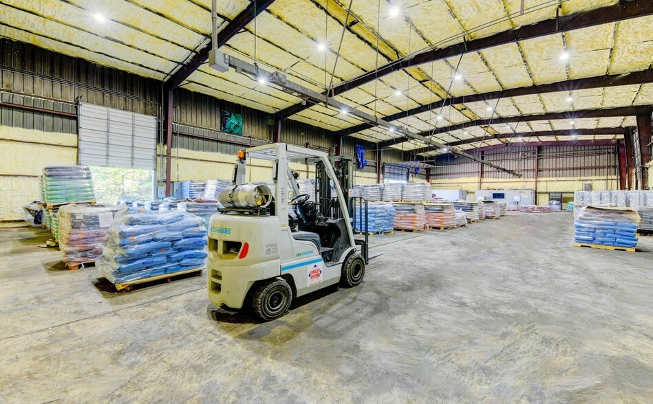 819 Industrial Rd, Centerville, TN for sale - Interior Photo - Image 3 of 18