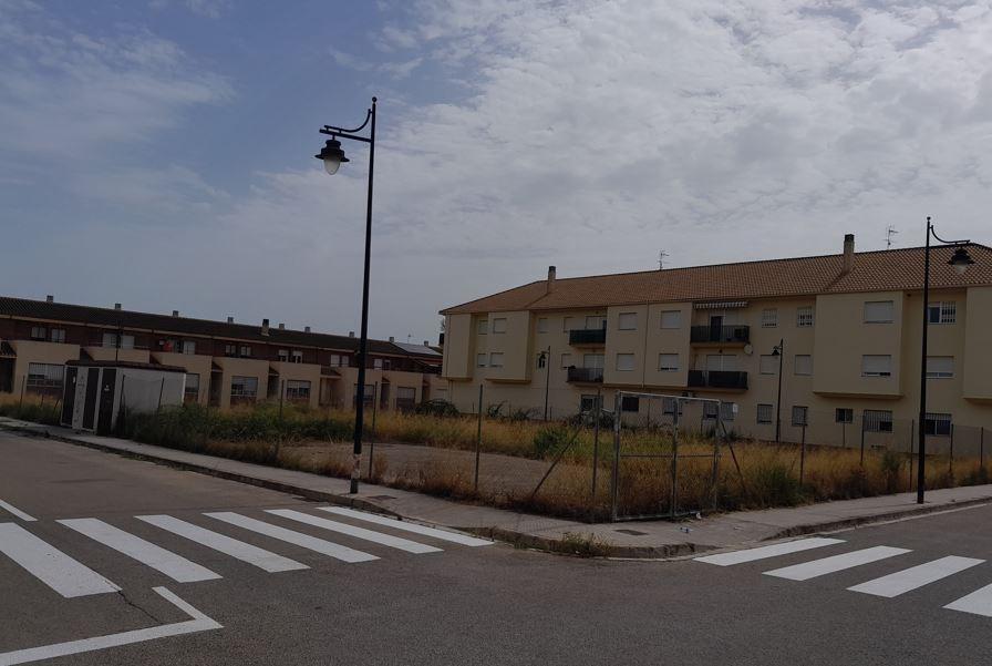 Land in València for sale Building Photo- Image 1 of 8