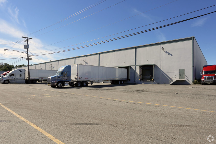 5 Terminal Way, Avenel, NJ for lease - Building Photo - Image 1 of 5