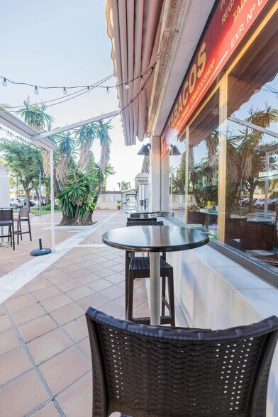 Retail in Marbella for sale - Building Photo - Image 3 of 13