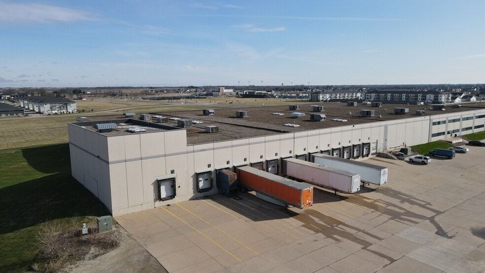 250 NW 10th St, Waukee, IA for sale - Building Photo - Image 2 of 12