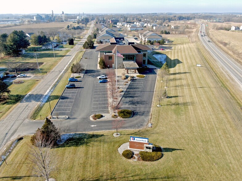 W1046 Marietta Ave, Ixonia, WI 53036 Professional Office Space