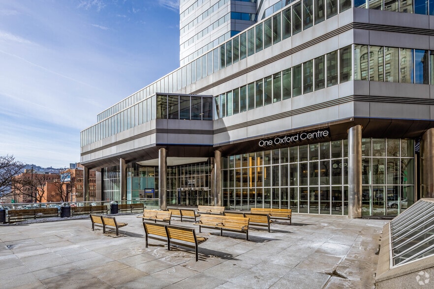 301 Grant St, Pittsburgh, PA for lease - Building Photo - Image 2 of 5